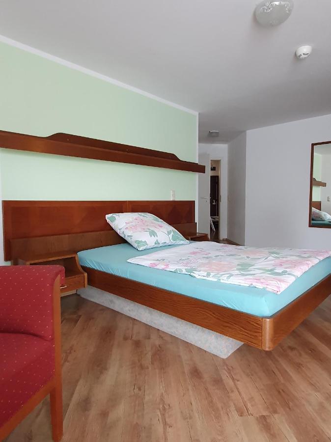 City Hotel Bauer Limbach-Oberfrohna Bagian luar foto