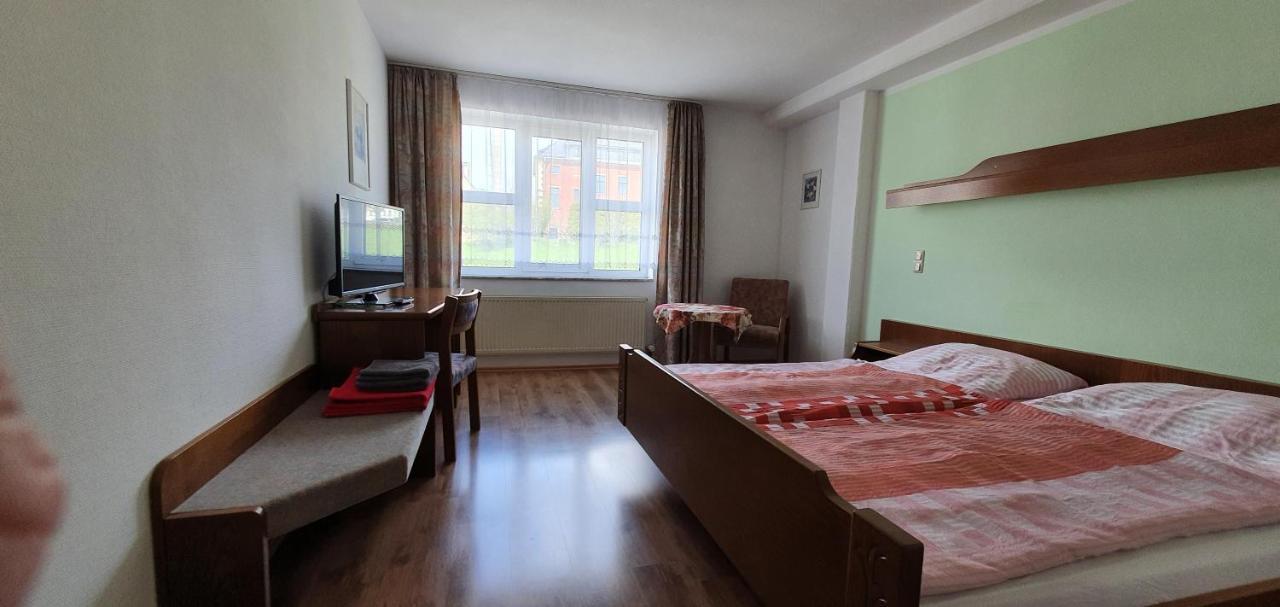 City Hotel Bauer Limbach-Oberfrohna Bagian luar foto